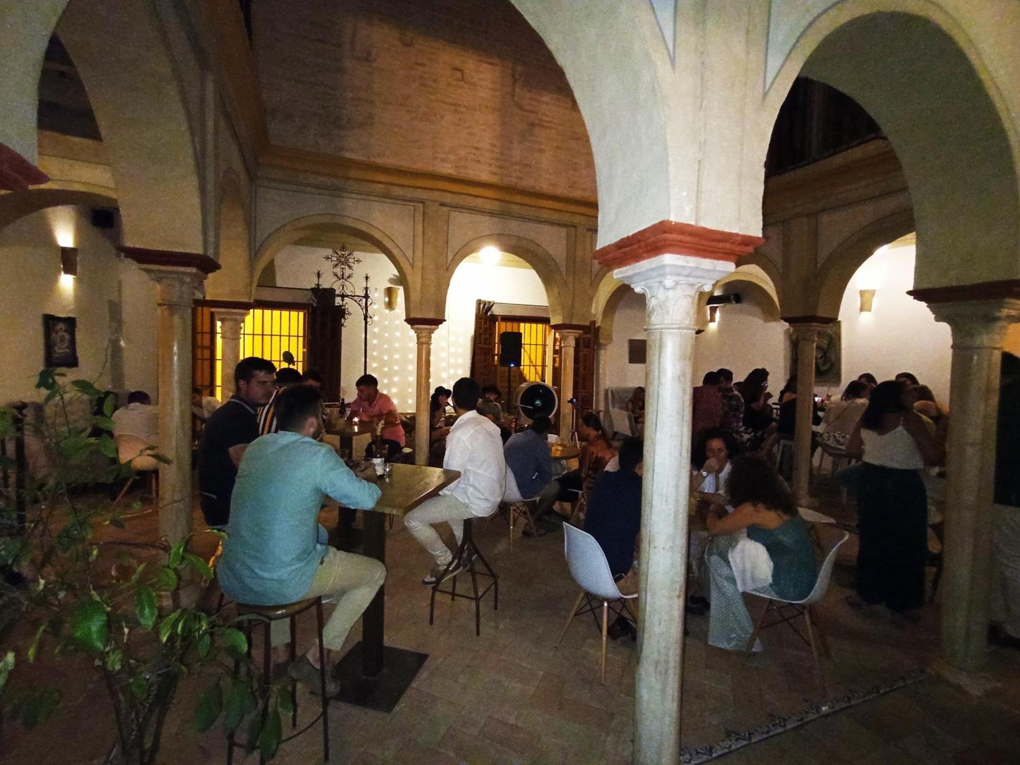 Hostal Cafe Frenteabastos Carmona  Exterior foto